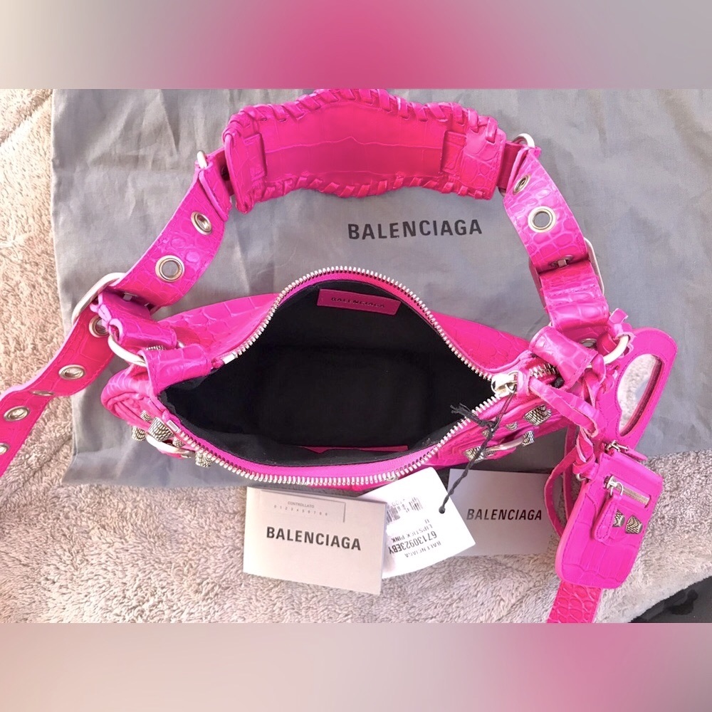 NEW🔥BALENCIAGA Extra Small Le Cagole Calfskin Shoulder Bag🔥 - Picture 15 of 16